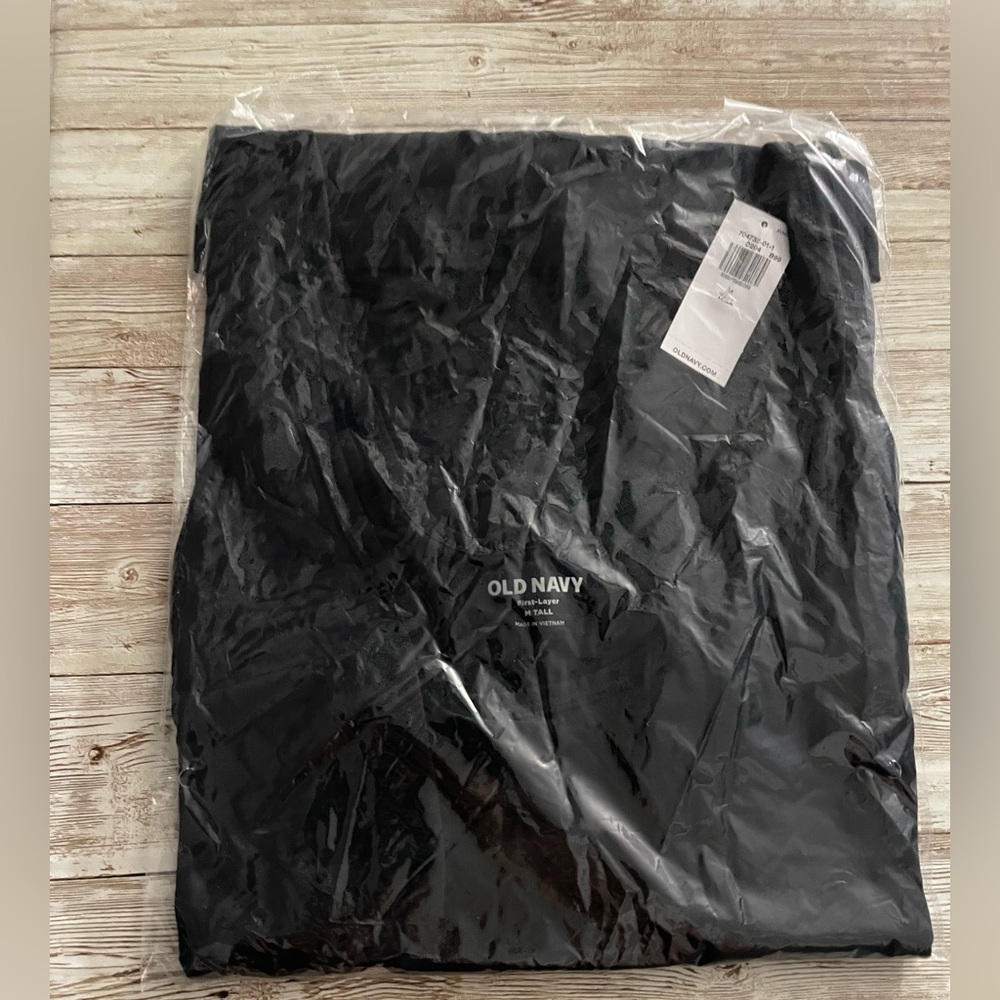 🆕 Old Navy Women's First-Layer Tank Top Sleeveless Black Medium 8-10 Tall Long - Picture 10 of 15